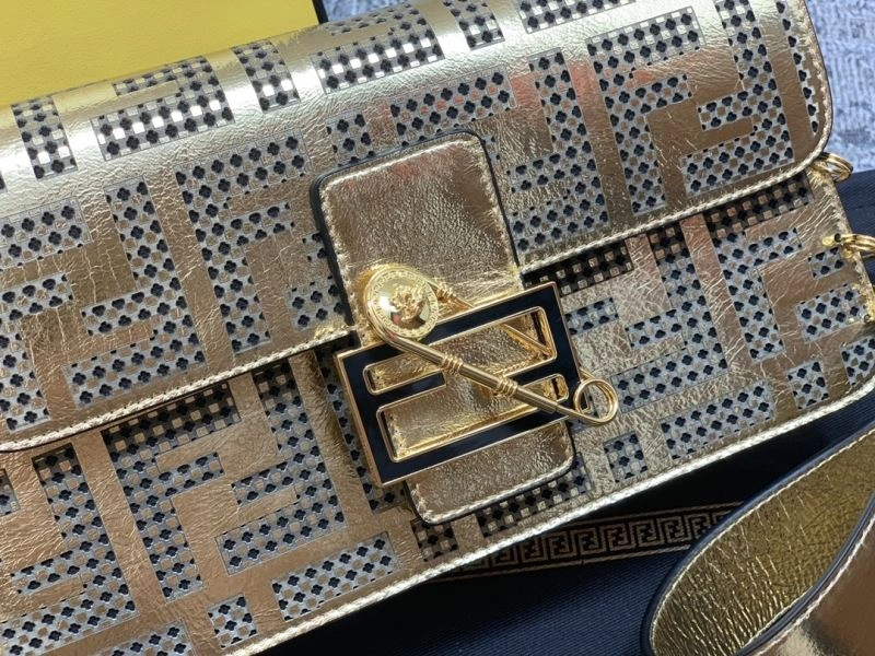 Fendi Baguette Bags Comfortable 72963