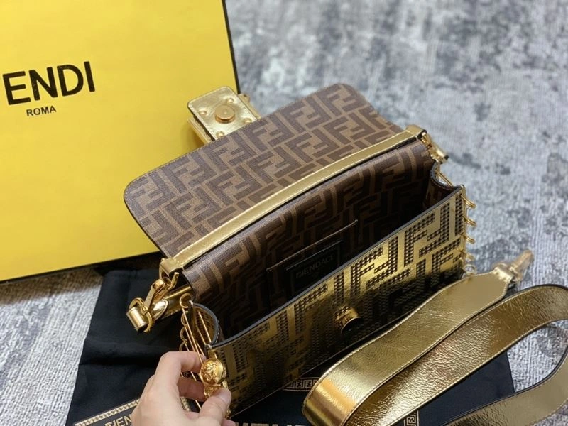 Fendi Baguette Bags Comfortable 72963