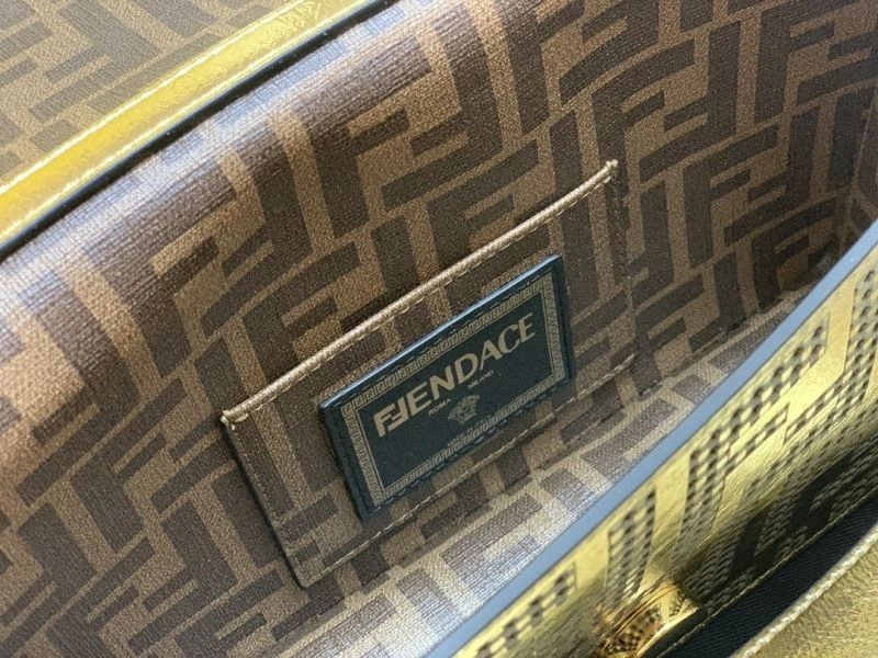 Fendi Baguette Bags Comfortable 72963