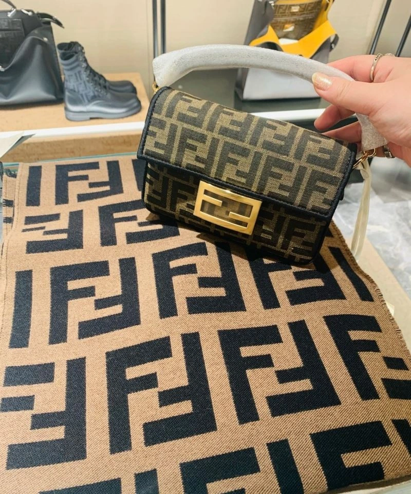 Fendi Baguette Bags FastDry 58140