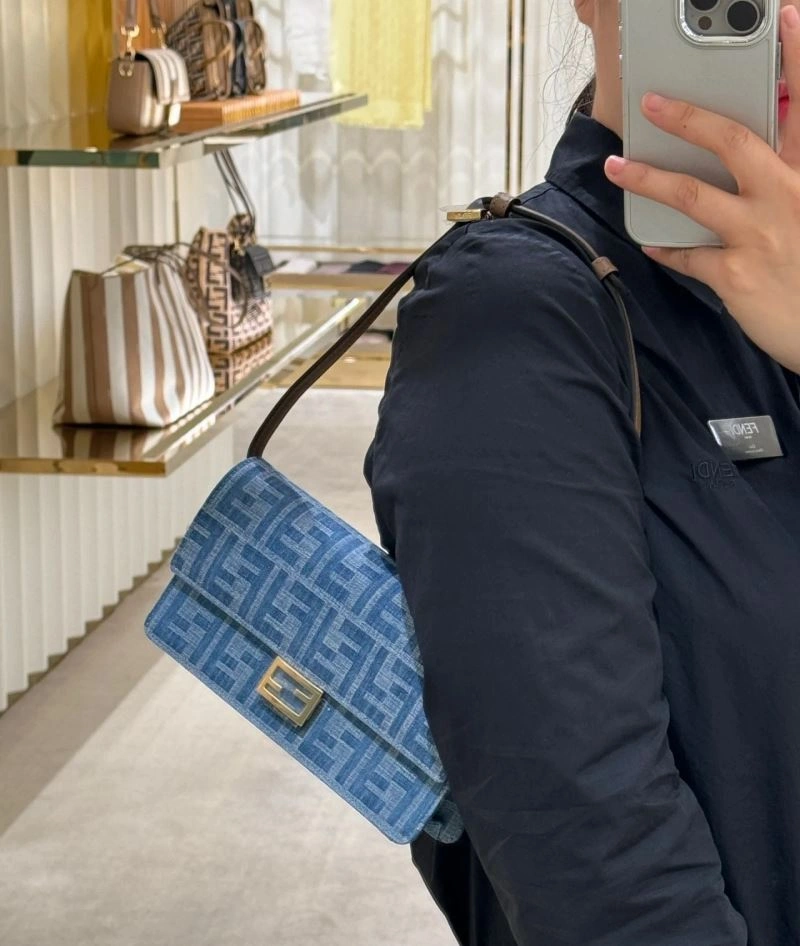 Fendi Baguette Bags UrbanStyle 58124