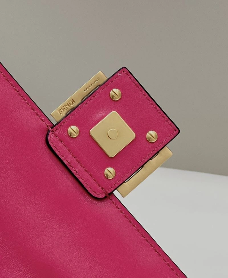Versatile Fendi Baguette Bags 58098