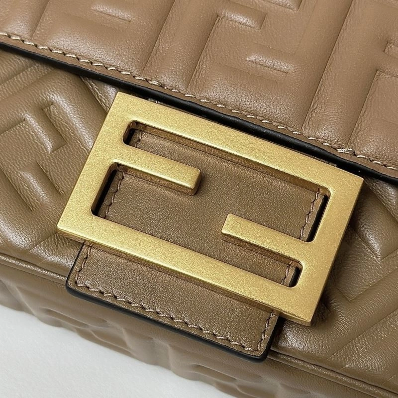 Fendi Baguette Bags Versatile 58083