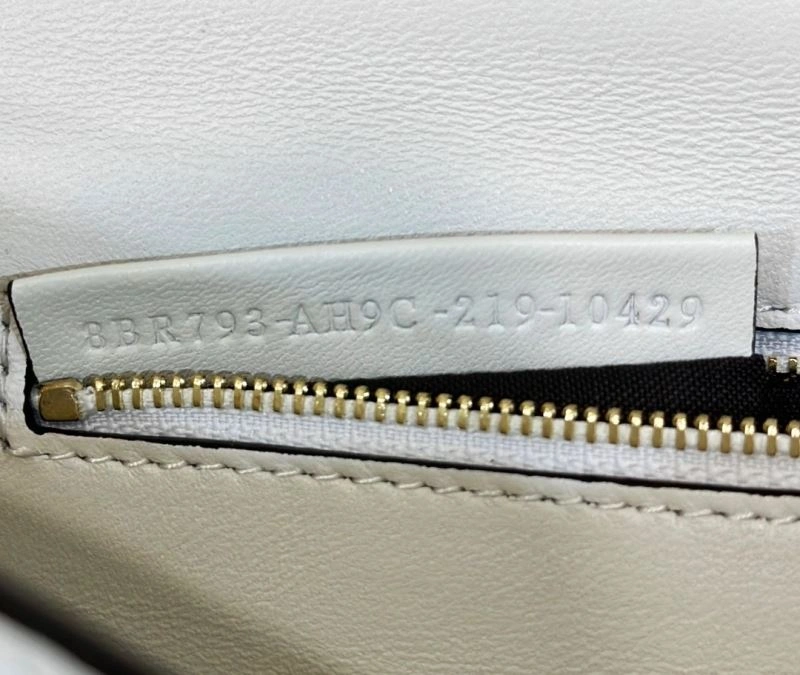 Fendi Baguette Bags AllSeason 58082