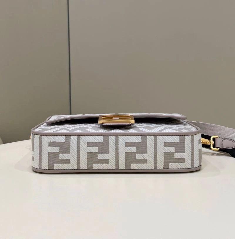 Fendi Baguette Bags Functional 58071