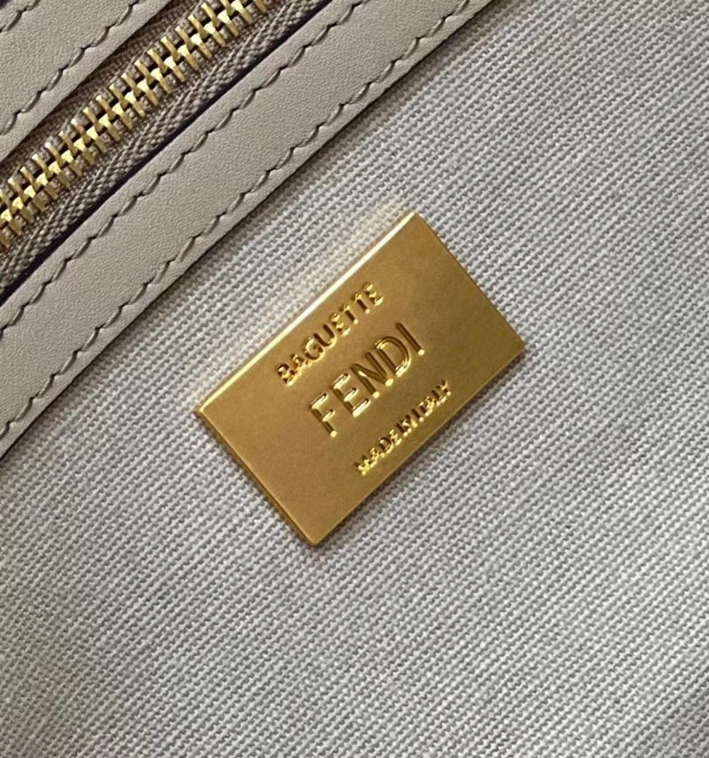 Fendi Baguette Bags Functional 58071