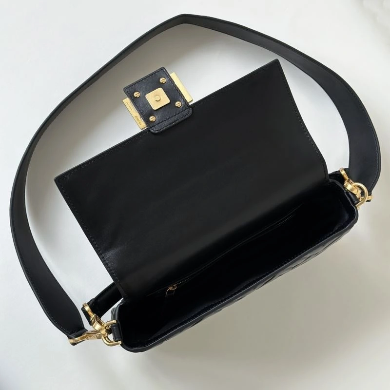 Flexible Fendi Baguette Bags 58058