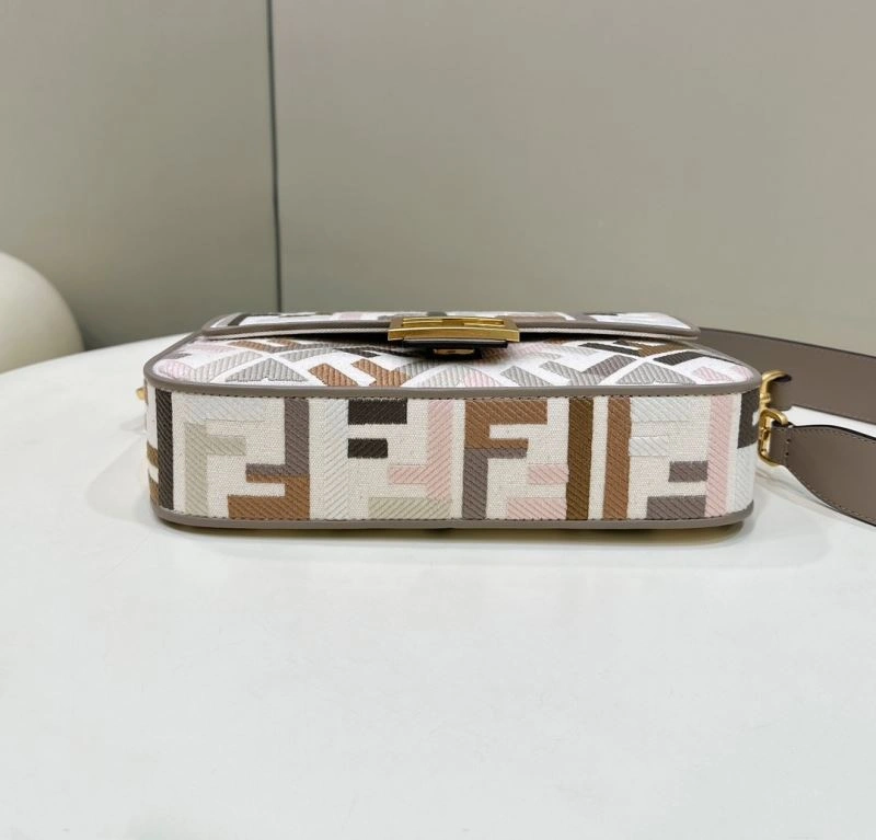 RelaxedFit Fendi Baguette Bags 58070