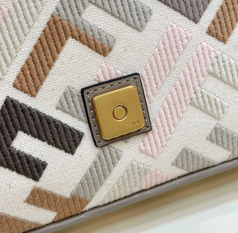 RelaxedFit Fendi Baguette Bags 58070