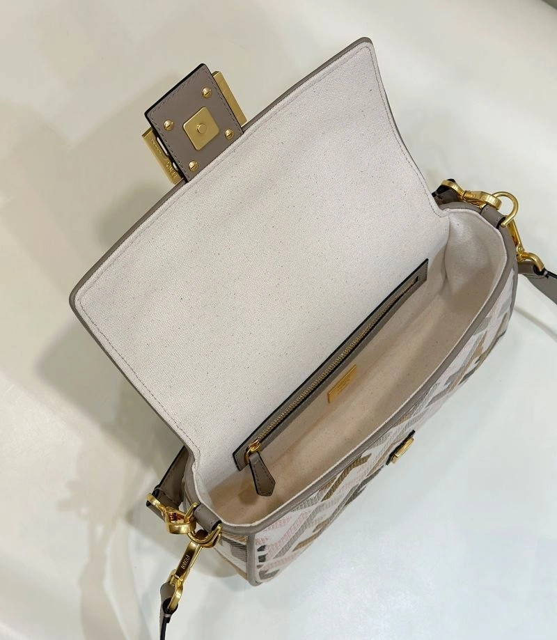 RelaxedFit Fendi Baguette Bags 58070