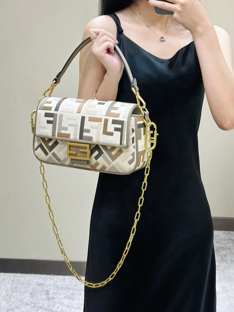 RelaxedFit Fendi Baguette Bags 58070
