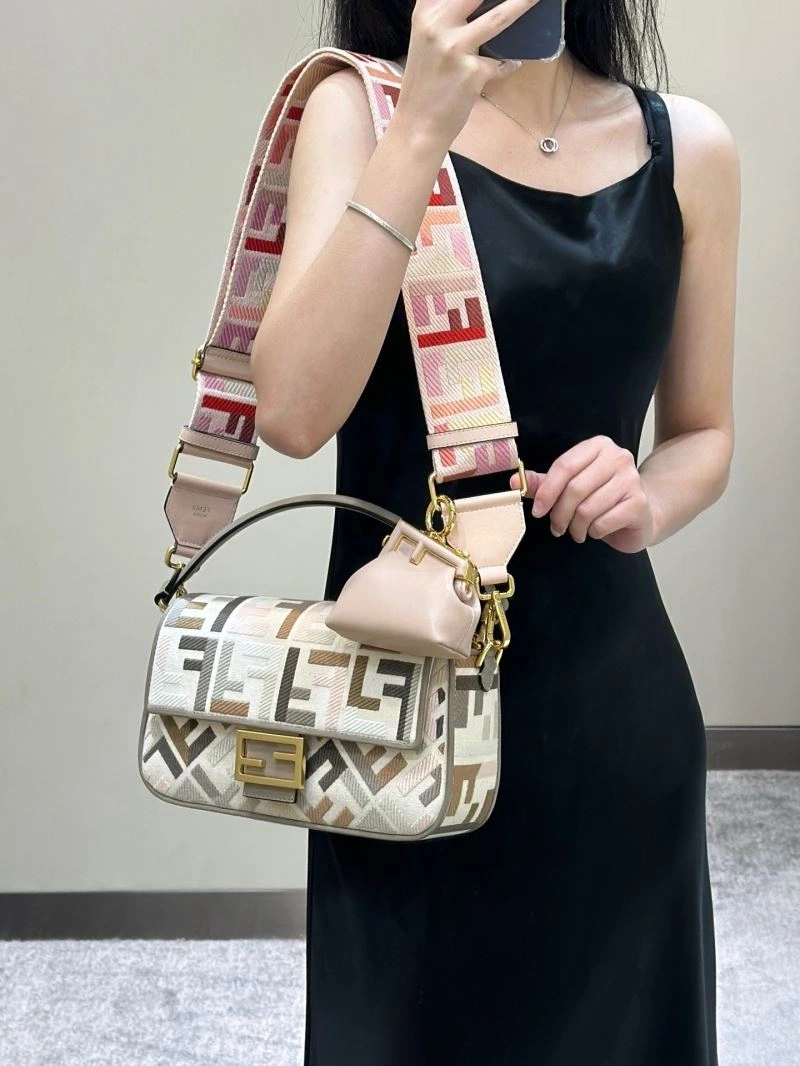 RelaxedFit Fendi Baguette Bags 58070