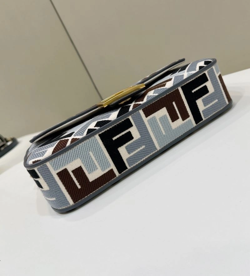 Fashionable Fendi Baguette Bags 58054