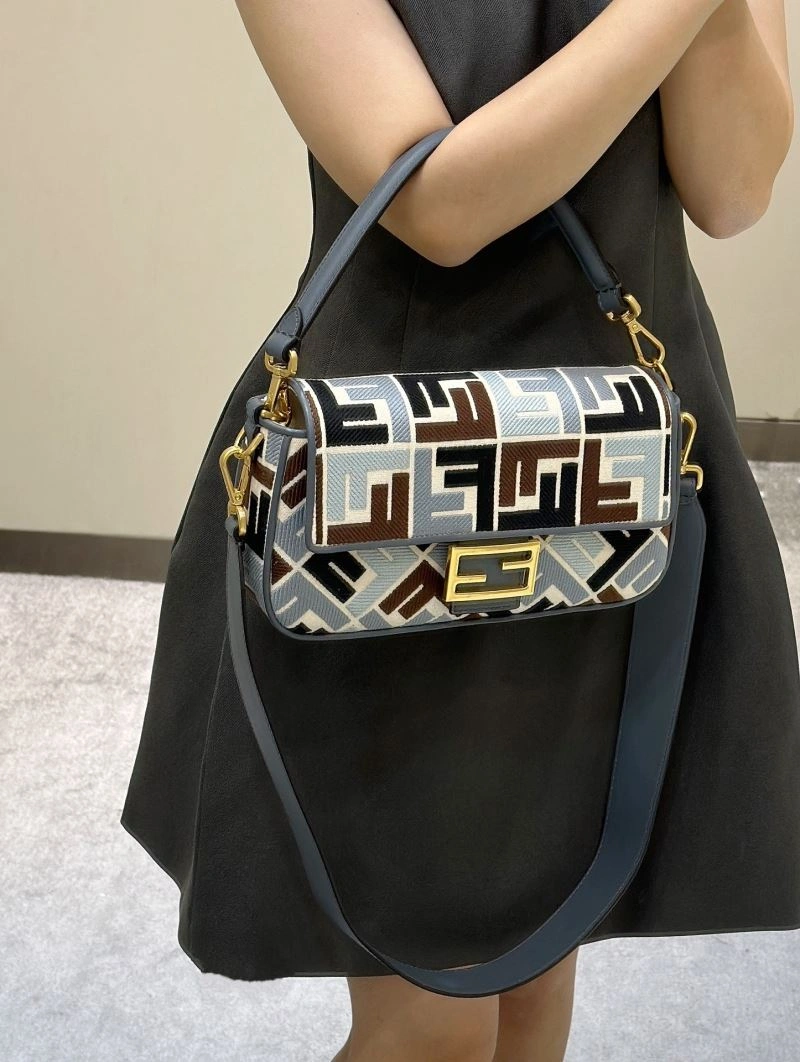 Fashionable Fendi Baguette Bags 58054