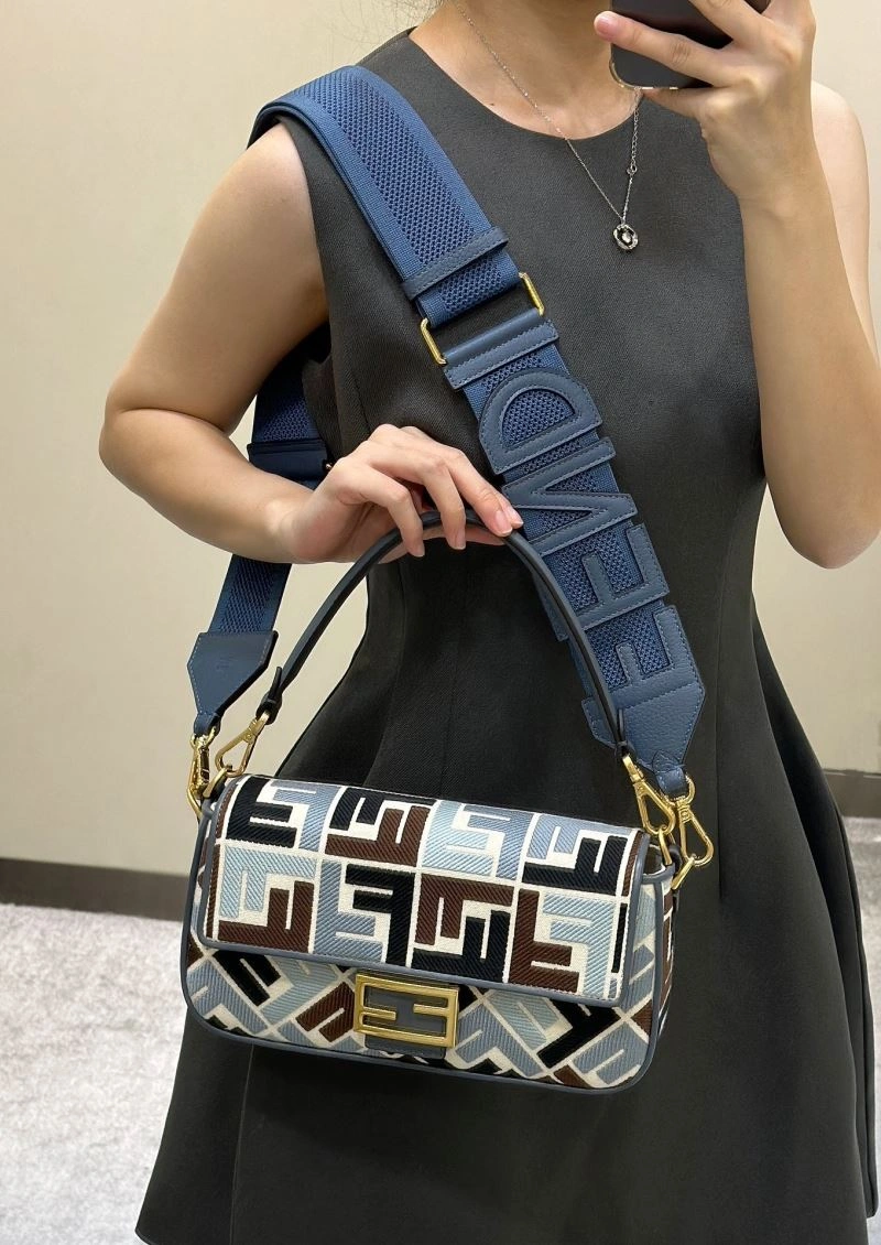 Fashionable Fendi Baguette Bags 58054