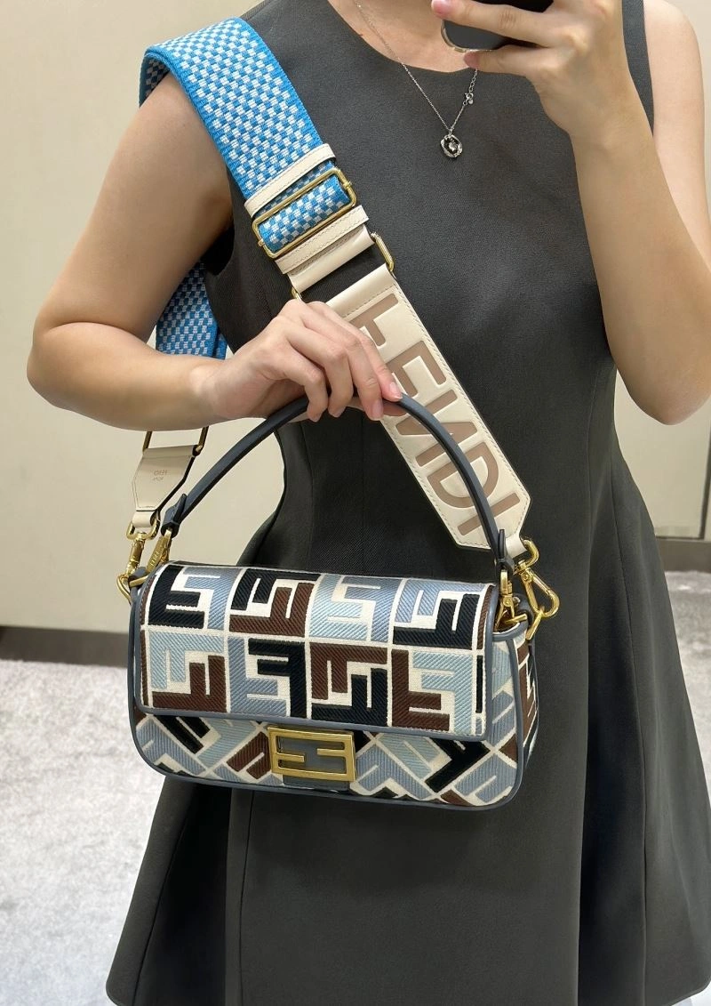 Fashionable Fendi Baguette Bags 58054
