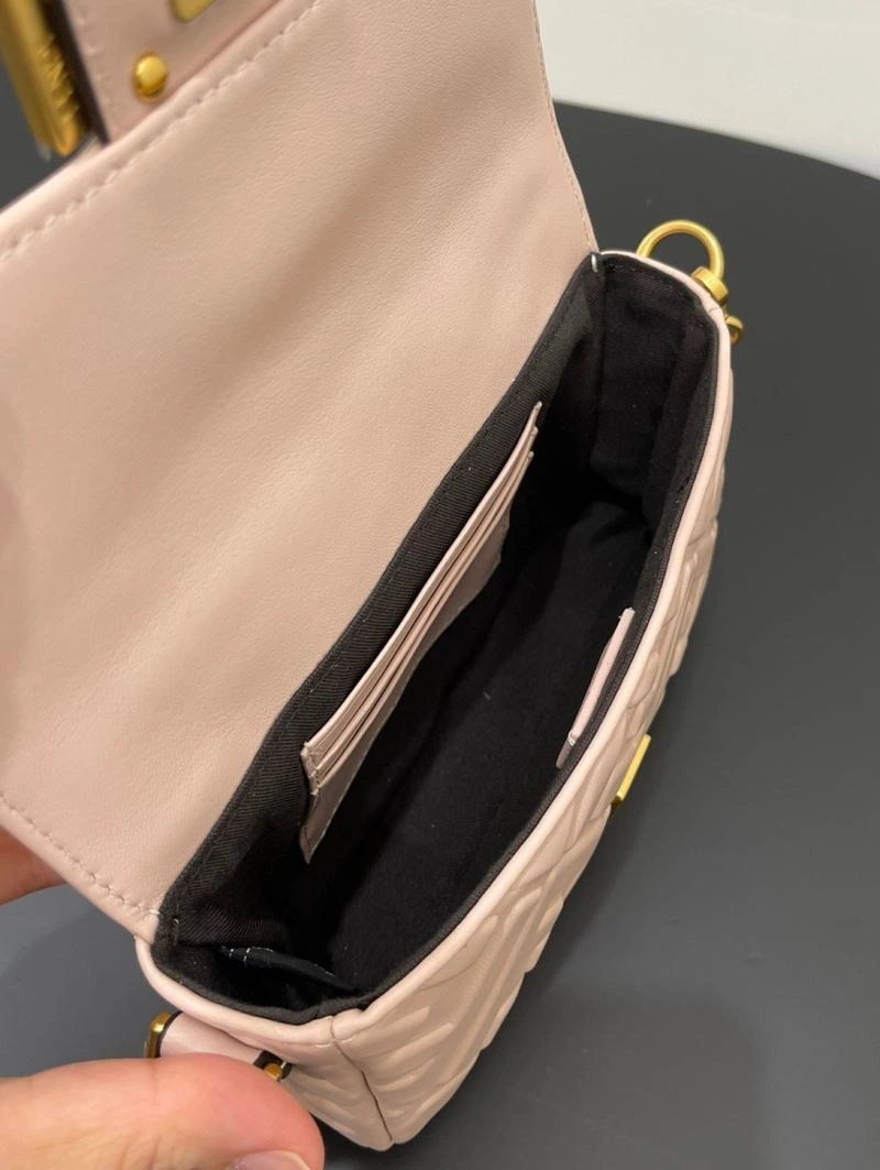 Fendi Baguette Bags Trendsetting 58050