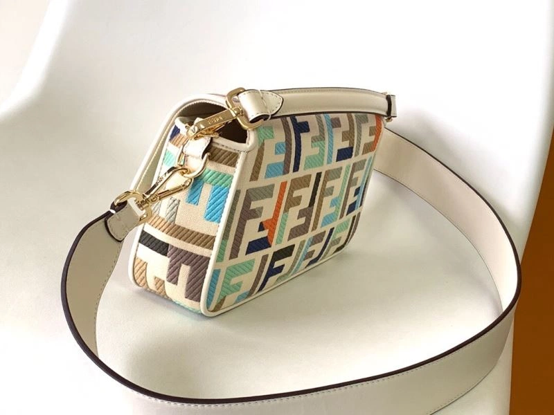 Versatile Fendi Baguette Bags 58047