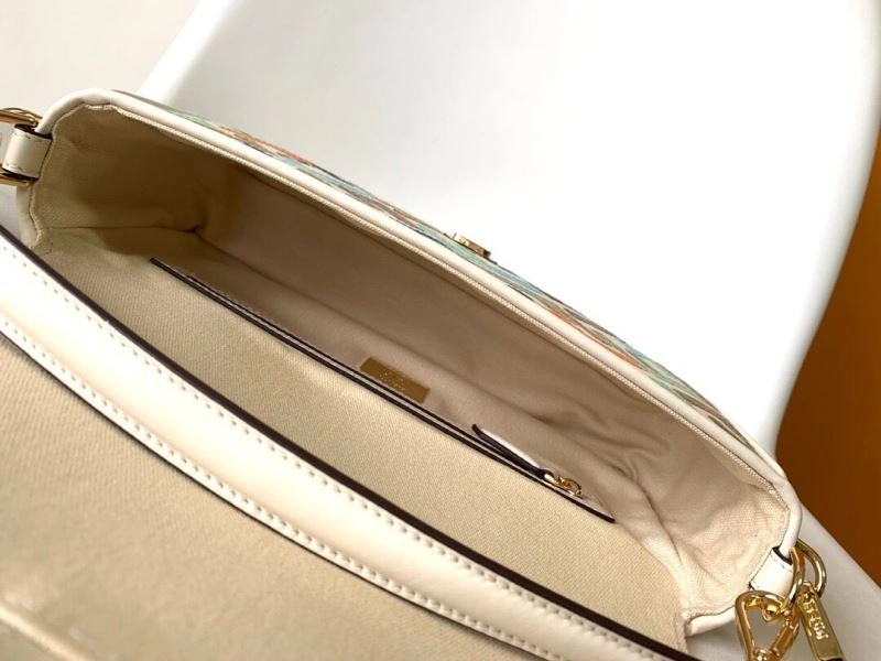 Versatile Fendi Baguette Bags 58047