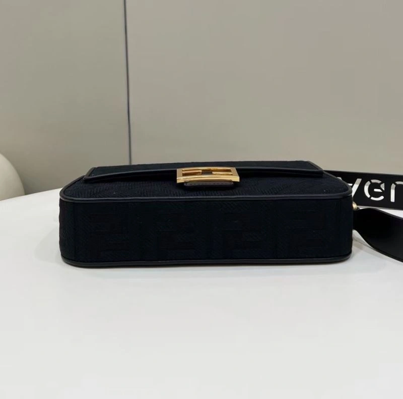 Fendi Baguette Bags Elegant 58044