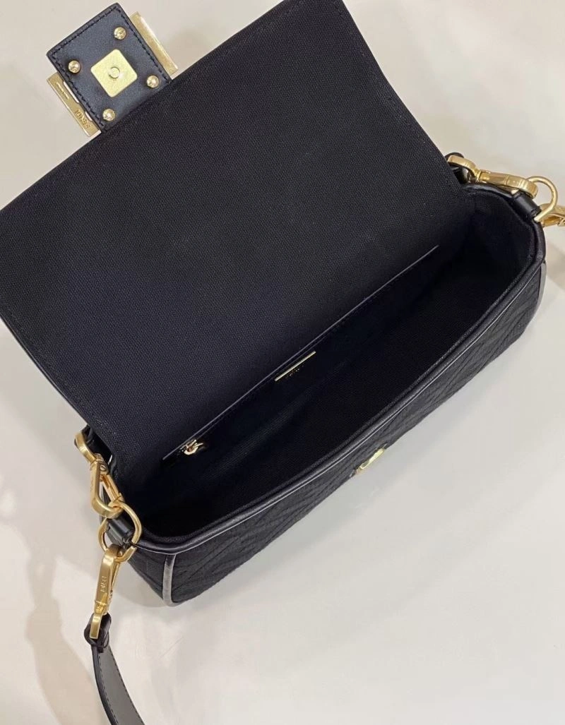 Fendi Baguette Bags Elegant 58044