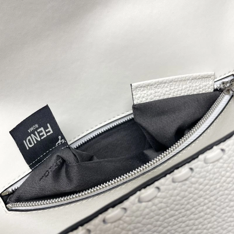 Fendi Baguette Bags Elegant 58023