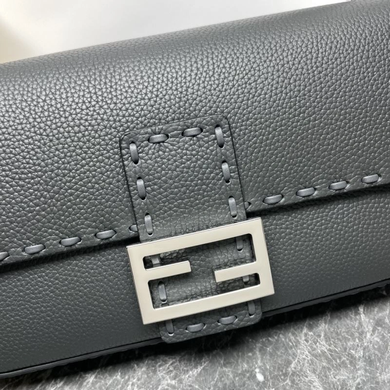 Fendi Baguette Bags Functional 58025