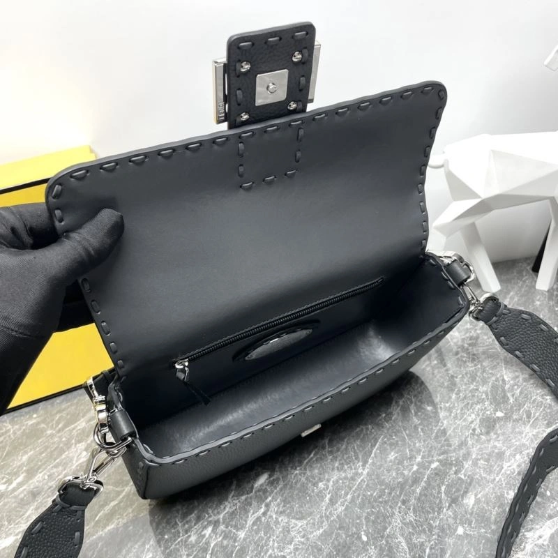 Fendi Baguette Bags Functional 58025