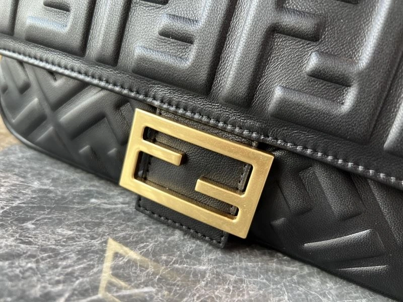 Fendi Baguette Bags UrbanStyle 58032