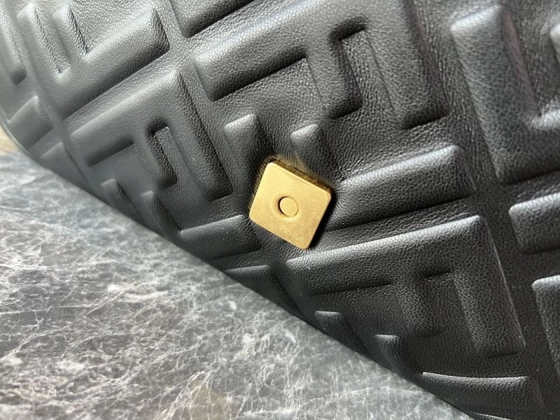 Fendi Baguette Bags UrbanStyle 58032