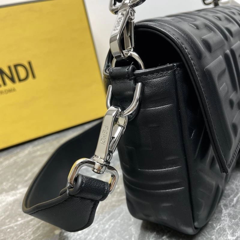 Fendi Baguette Bags Versatile 58045