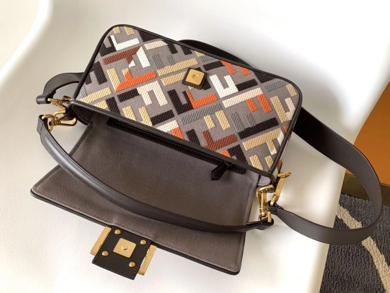 Stretchable Fendi Baguette Bags 58004