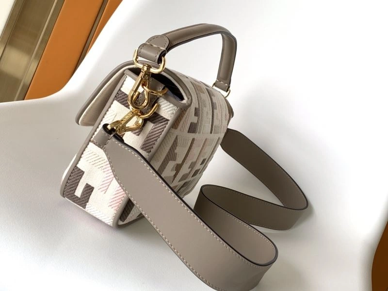 Fendi Baguette Bags Breathable 58029