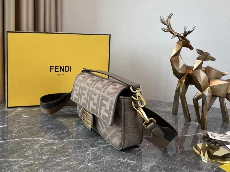 Fendi Baguette Bags Stylish 58027