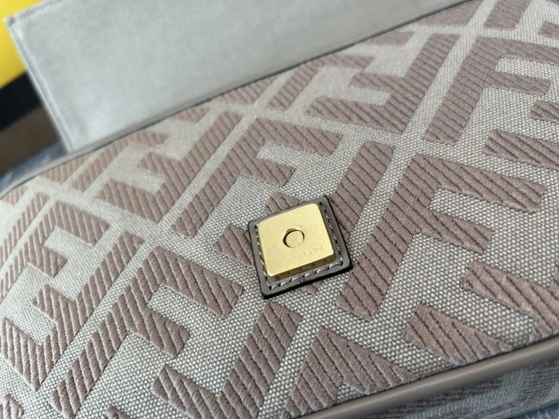 Fendi Baguette Bags Stylish 58027