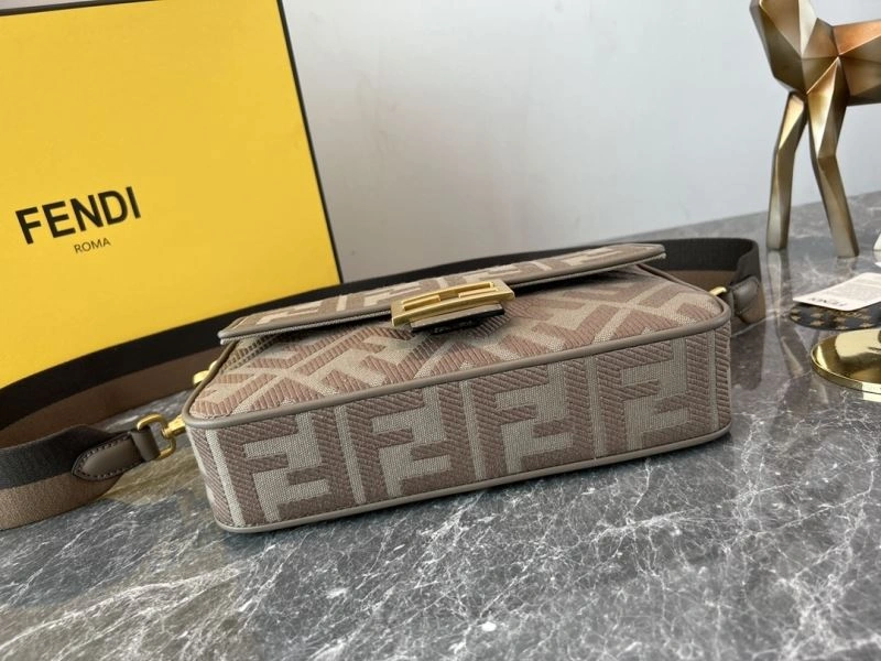 Fendi Baguette Bags Stylish 58027