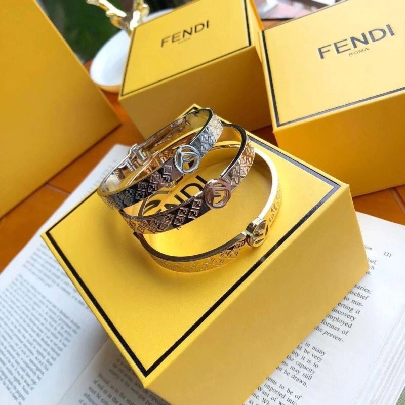 ModernLook Fendi Bracelets 213071