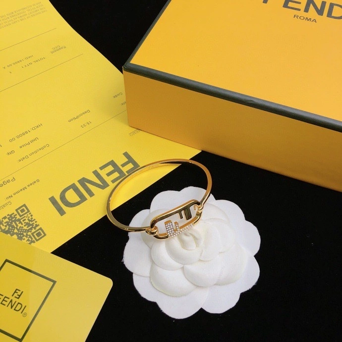 Sleek Fendi Bracelets 213064