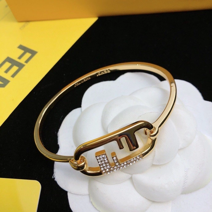 Sleek Fendi Bracelets 213064