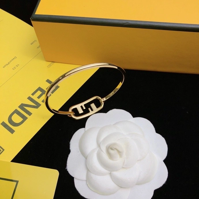 Sleek Fendi Bracelets 213064