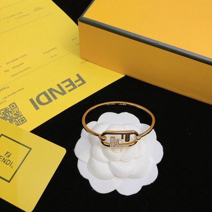 Sleek Fendi Bracelets 213064