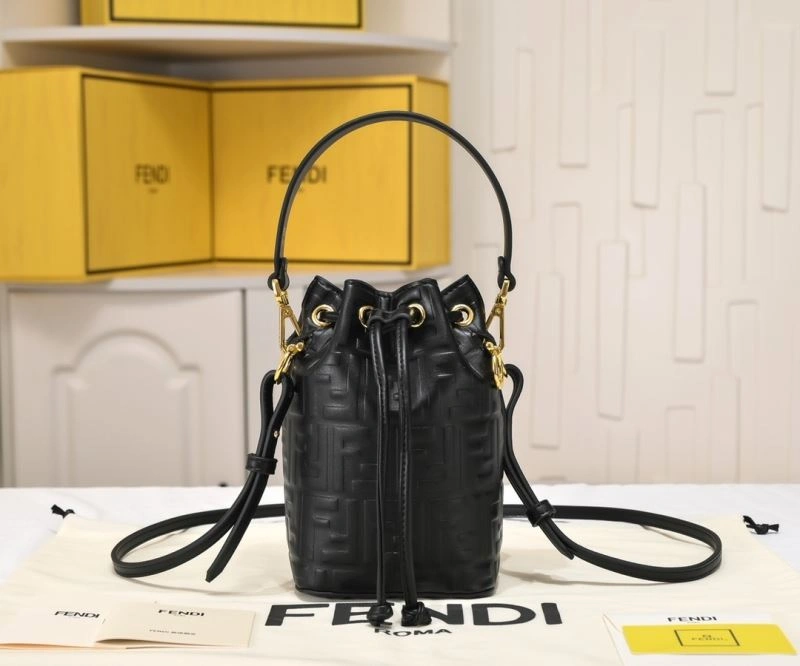 WellDesigned Fendi Bucket Bags 85387