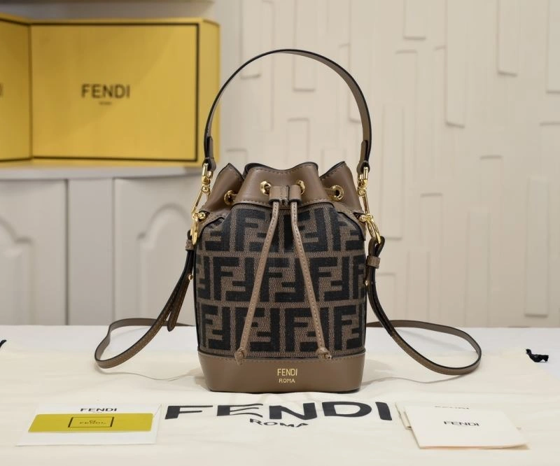Cozy Fendi Bucket Bags 85386