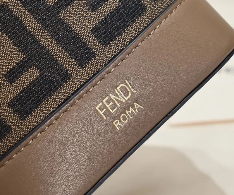 Cozy Fendi Bucket Bags 85386