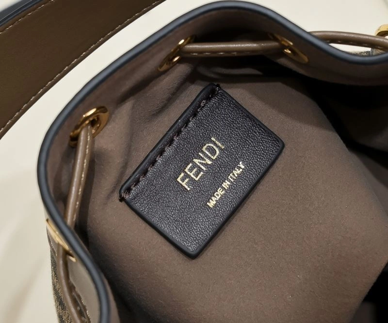 Cozy Fendi Bucket Bags 85386