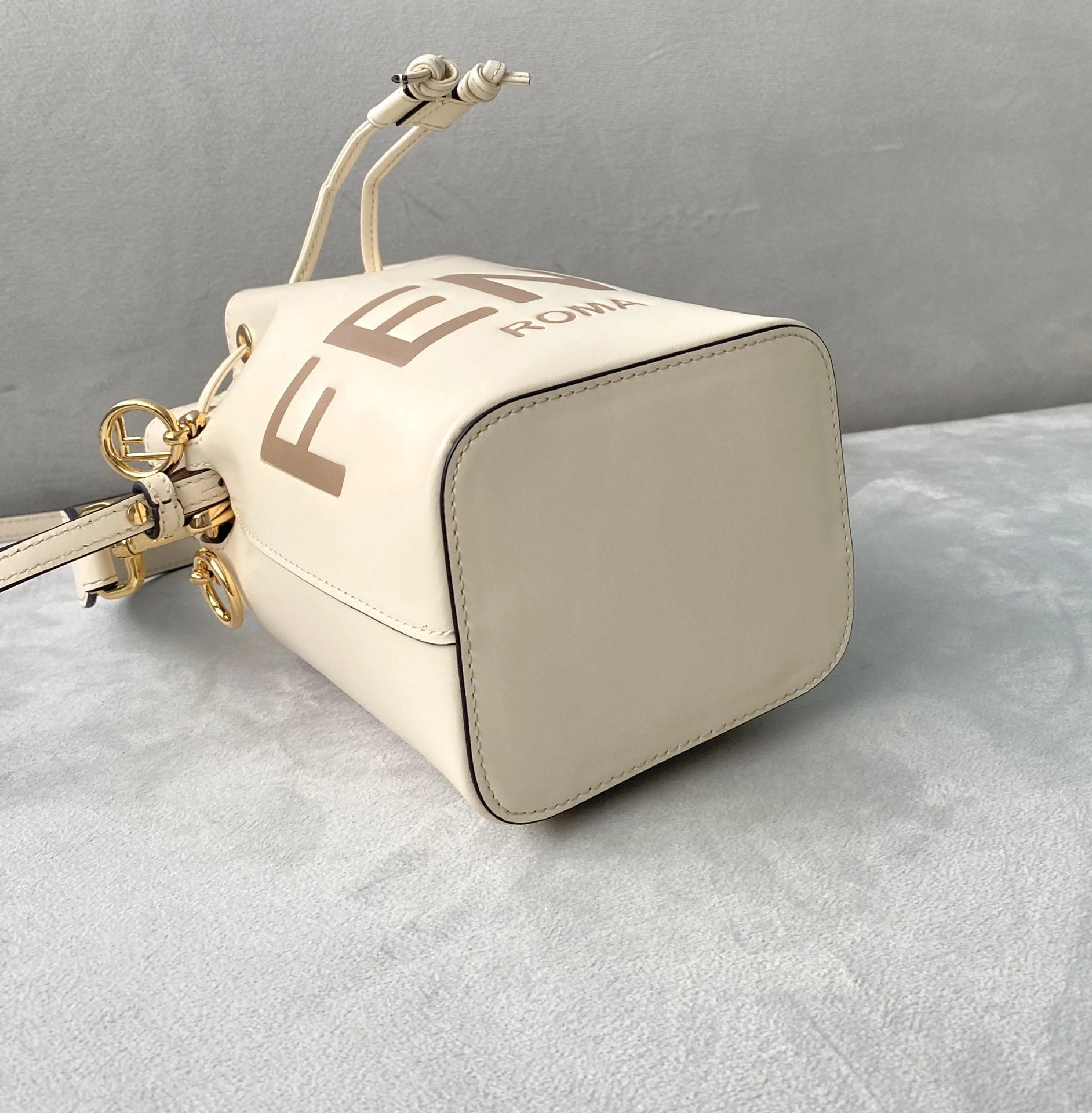 Fendi Bucket Bags Durable 76847