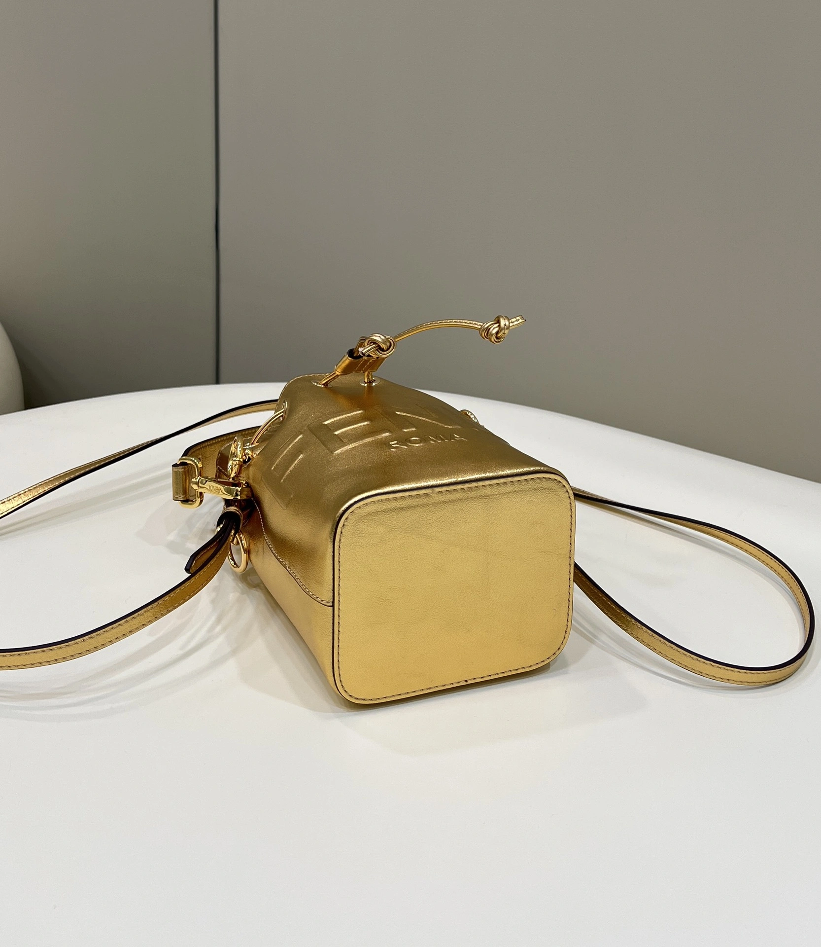 ComfortFit Fendi Bucket Bags 76828