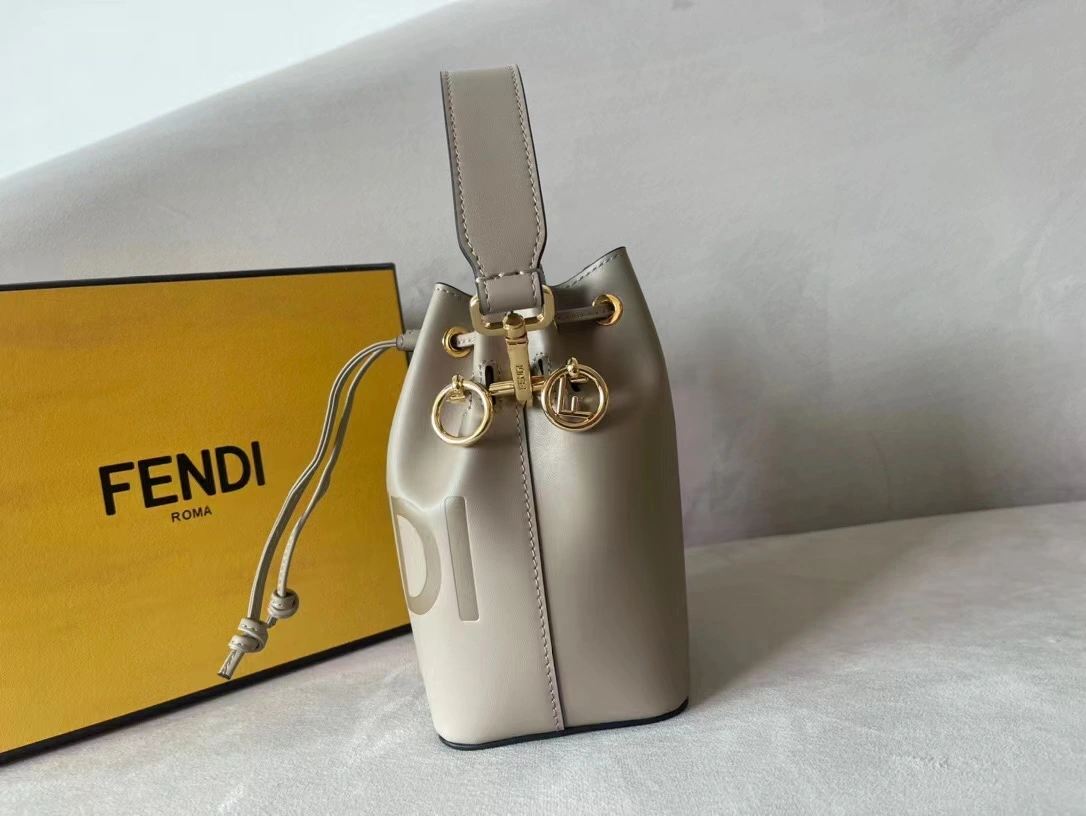 Unisex Fendi Bucket Bags 76826