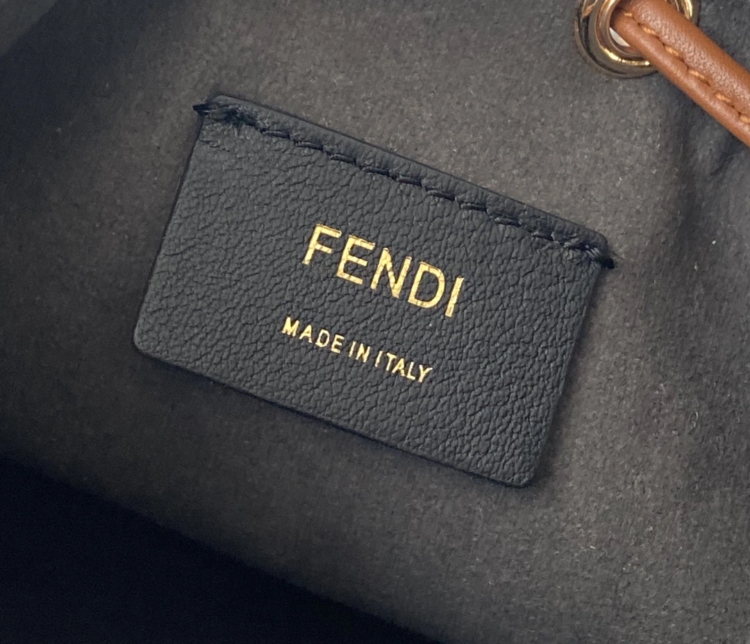 Unisex Fendi Bucket Bags 76826