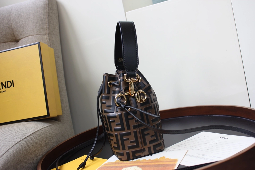 Lightweight Fendi Bucket Bags 76830
